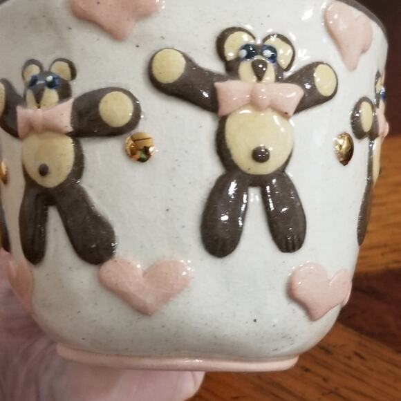 Signed coffee mug pottery/clay teddy bears and hearts Signed - Picture 9 of 16